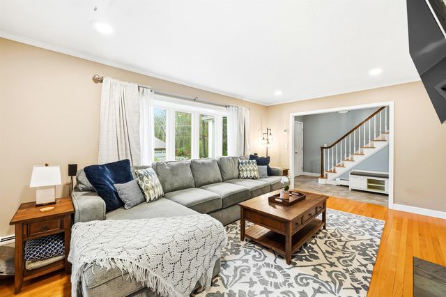 21 Christine Drive, Atkinson, NH 03811