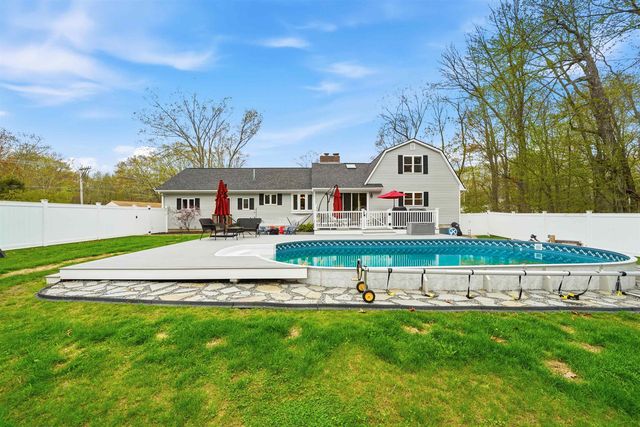 21 Christine Drive, Atkinson, NH 03811