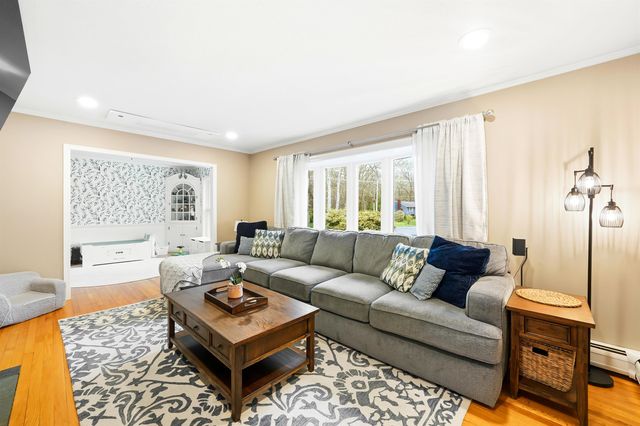 21 Christine Drive, Atkinson, NH 03811