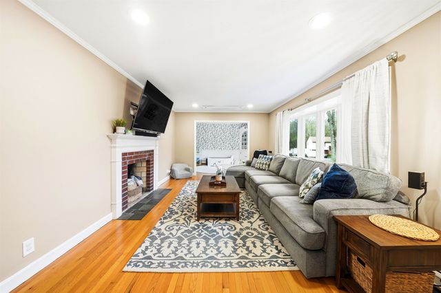 21 Christine Drive, Atkinson, NH 03811