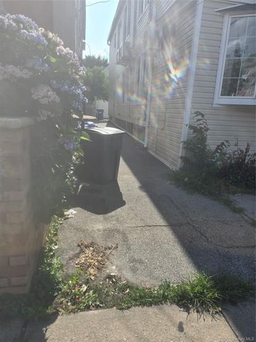 8632 122nd Street, Richmond Hill, NY 11418