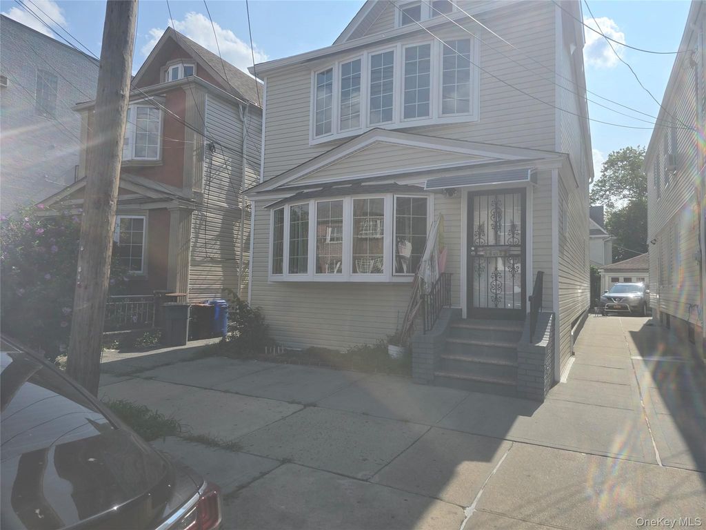 8632 122nd Street, Richmond Hill, NY 11418