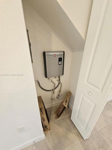 1148 SE 2nd St, Florida City, FL 33034