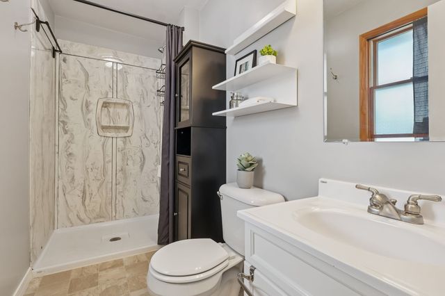 3805 Washington Avenue, Des Moines, IA 50310