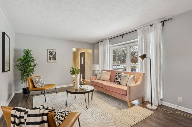 3805 Washington Avenue, Des Moines, IA 50310