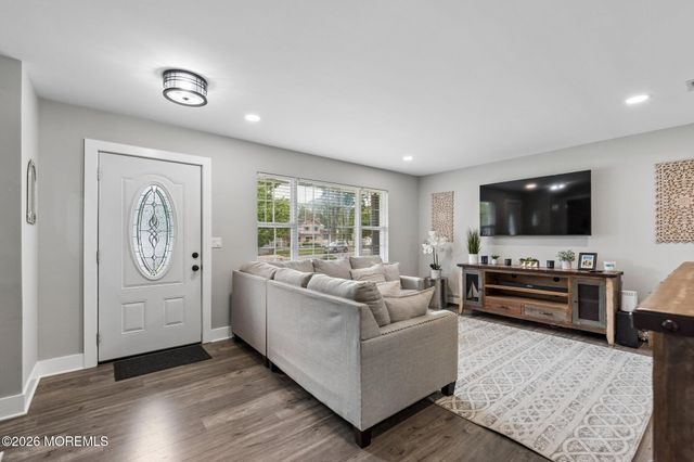 956 Alden Drive, Toms River, NJ 08753