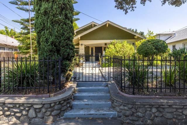 1764 N Raymond Avenue, Pasadena, CA 91103