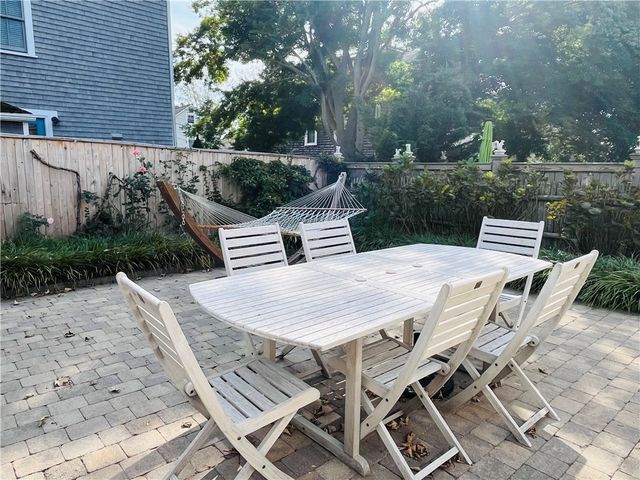 39 Pope Street, Newport, RI 02840