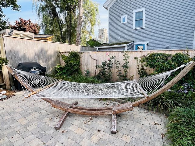 39 Pope Street, Newport, RI 02840