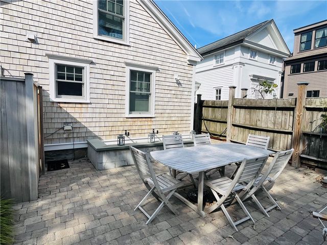 39 Pope Street, Newport, RI 02840