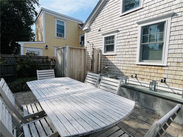 39 Pope Street, Newport, RI 02840