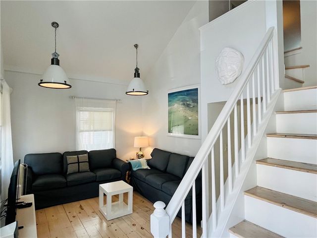 39 Pope Street, Newport, RI 02840