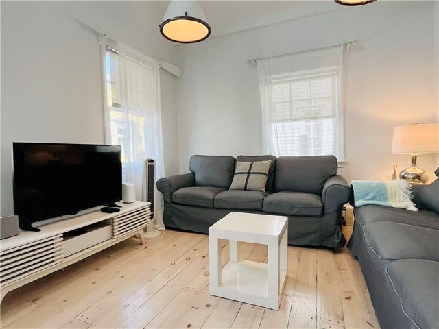 39 Pope Street, Newport, RI 02840