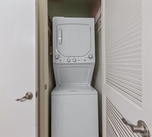 983 Wexford Way, Rochester Hills, MI 48307