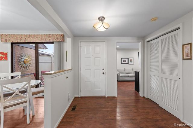 983 Wexford Way, Rochester Hills, MI 48307