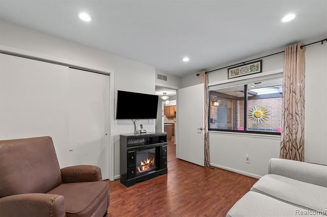 983 Wexford Way, Rochester Hills, MI 48307