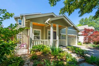 2704 Clay Creek Way, Ashland, OR 97520