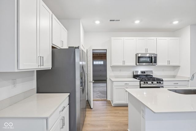 15274 Farrington Way, Fishers, IN 46037