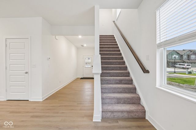 15274 Farrington Way, Fishers, IN 46037