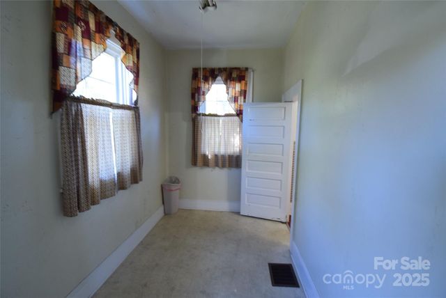 208 S Myrtle School Road, Gastonia, NC 28052