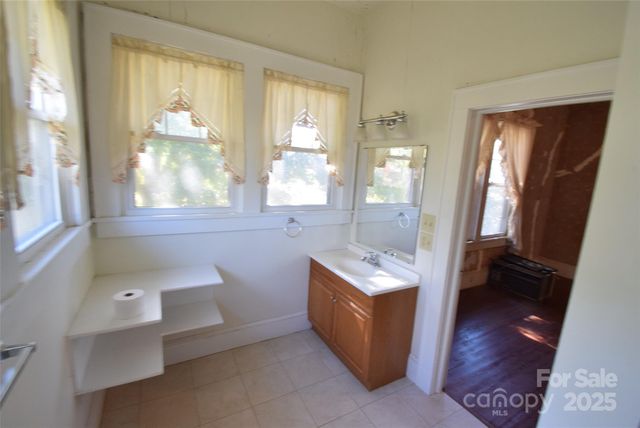 208 S Myrtle School Road, Gastonia, NC 28052