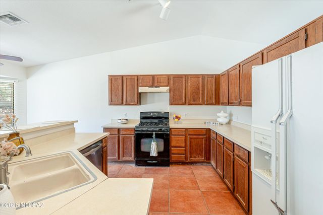 1821 W Newhall Drive, Tucson, AZ 85746