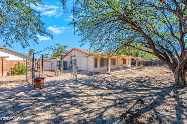 1821 W Newhall Drive, Tucson, AZ 85746
