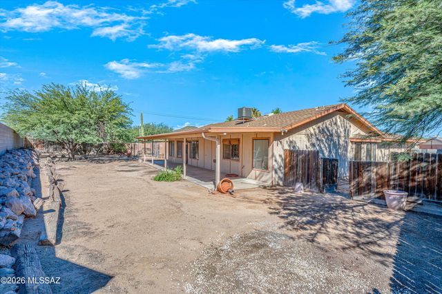 1821 W Newhall Drive, Tucson, AZ 85746