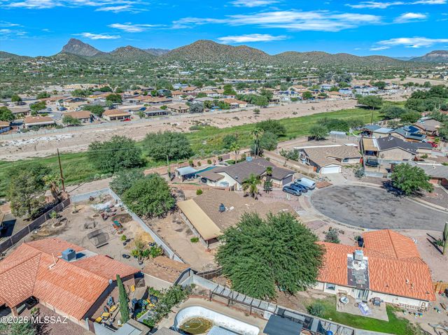 1821 W Newhall Drive, Tucson, AZ 85746