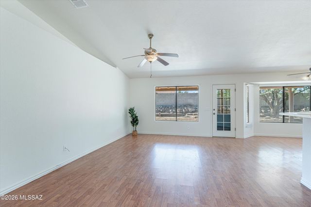 1821 W Newhall Drive, Tucson, AZ 85746