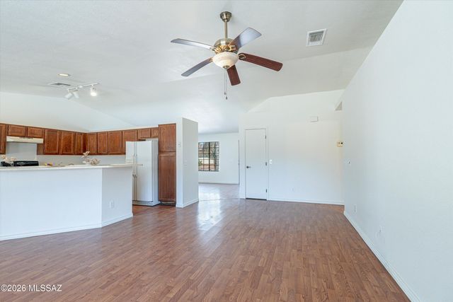 1821 W Newhall Drive, Tucson, AZ 85746
