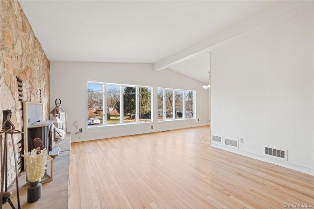 31 S Lexow Avenue, Nanuet, NY 10954