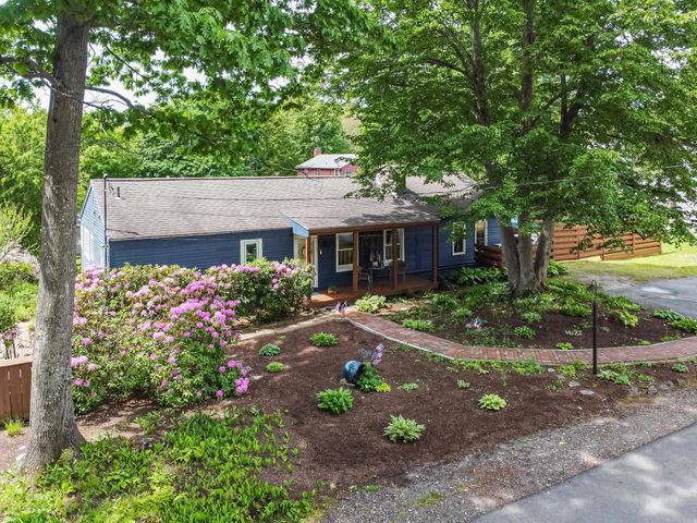 17 Island Pond Road, Hampstead, NH 03841