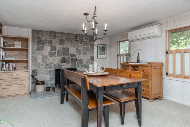 17 Island Pond Road, Hampstead, NH 03841