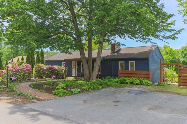 17 Island Pond Road, Hampstead, NH 03841
