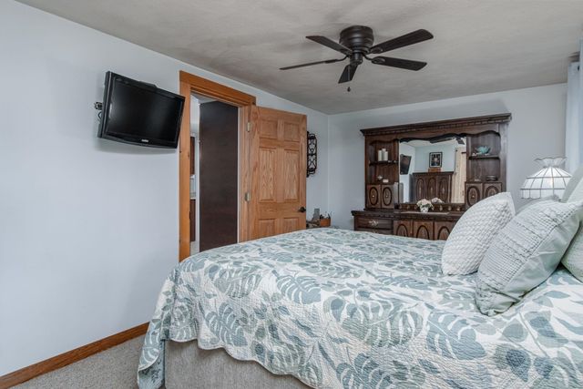 17 Island Pond Road, Hampstead, NH 03841