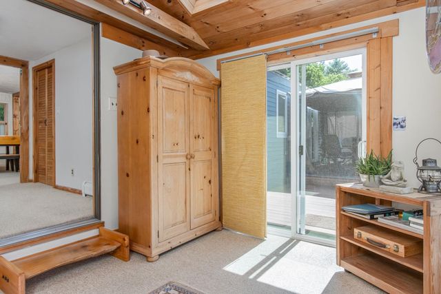 17 Island Pond Road, Hampstead, NH 03841