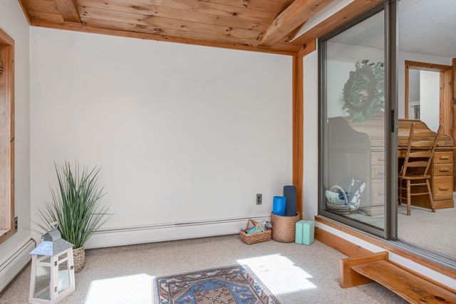 17 Island Pond Road, Hampstead, NH 03841