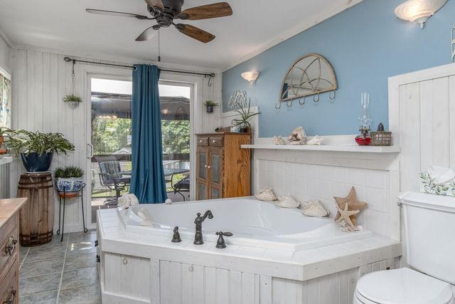 17 Island Pond Road, Hampstead, NH 03841