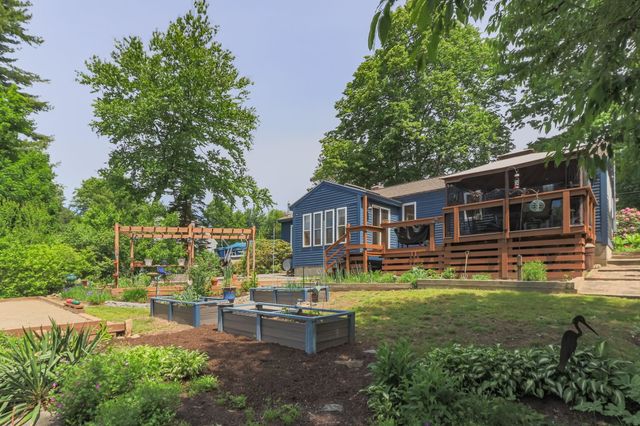 17 Island Pond Road, Hampstead, NH 03841