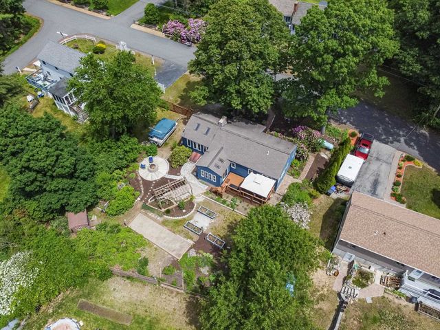 17 Island Pond Road, Hampstead, NH 03841