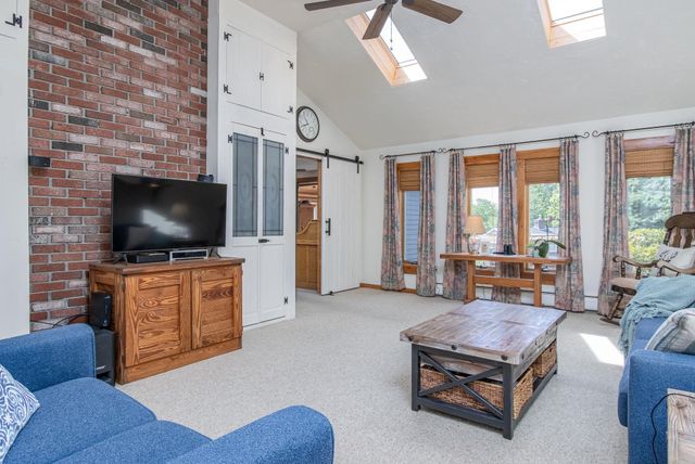17 Island Pond Road, Hampstead, NH 03841