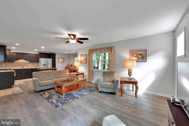 406 WENDOVER WAY, Lancaster, PA 17603