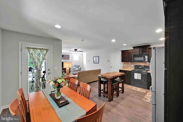 406 WENDOVER WAY, Lancaster, PA 17603