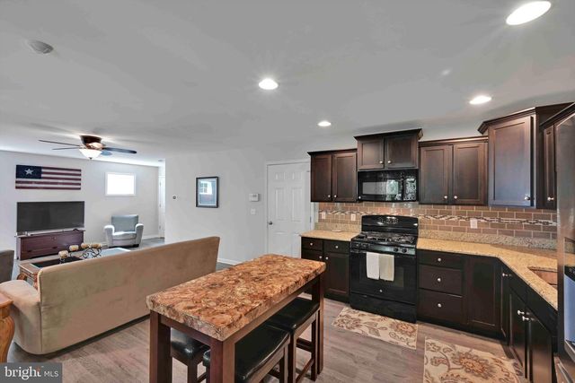 406 WENDOVER WAY, Lancaster, PA 17603