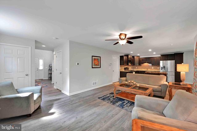 406 WENDOVER WAY, Lancaster, PA 17603