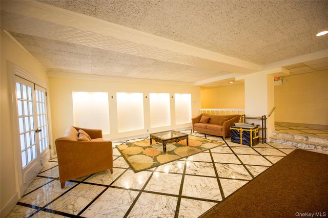 77 S Park Avenue A10, Rockville Centre, NY 11570