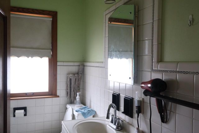 3718 N 57th STREET, Milwaukee, WI 53216