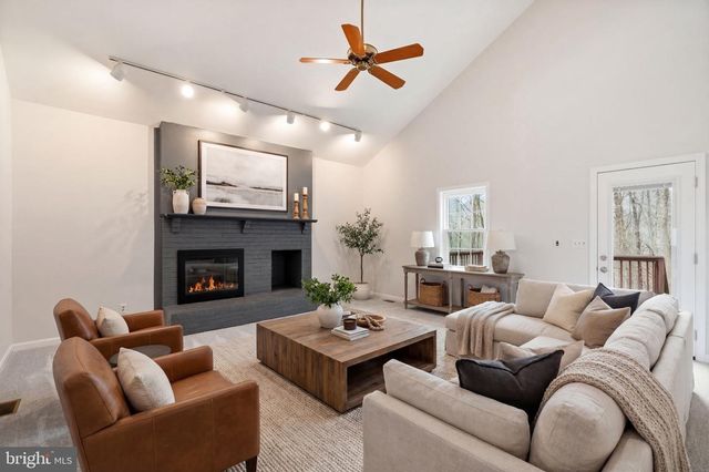 5130 CANNON BLUFF DR, Woodbridge, VA 22192