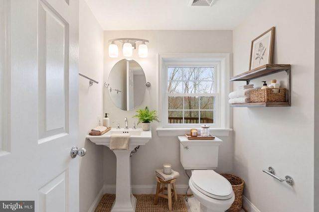 5130 CANNON BLUFF DR, Woodbridge, VA 22192